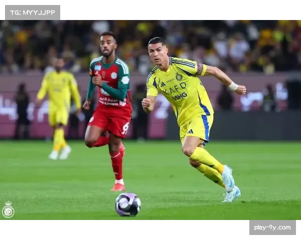 C罗比赛中怒斥贴身防守后卫,利雅得胜利主场一球小胜